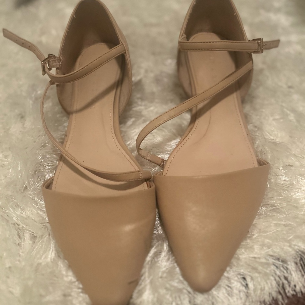 Chic Black Loafers with Cushioned Insoles and Slip-On Design